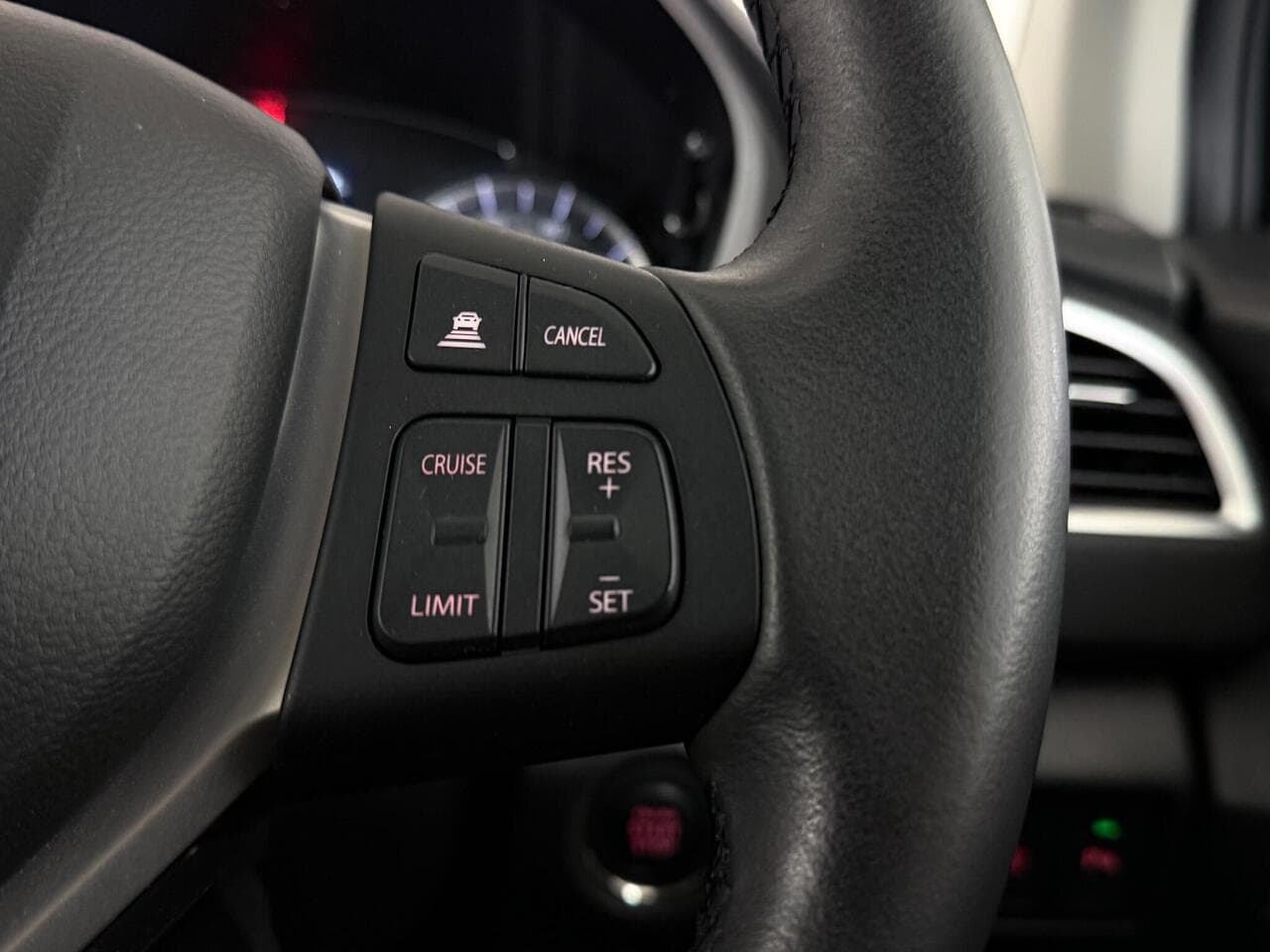 Suzuki S-Cross thumbnail Misc Controls