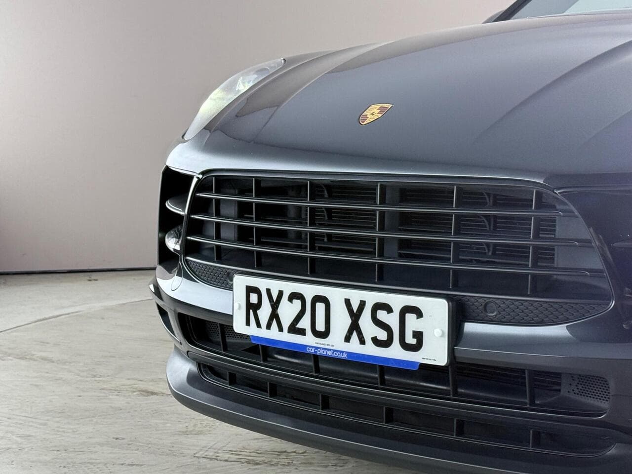 Porsche Macan thumbnail Badge Exterior