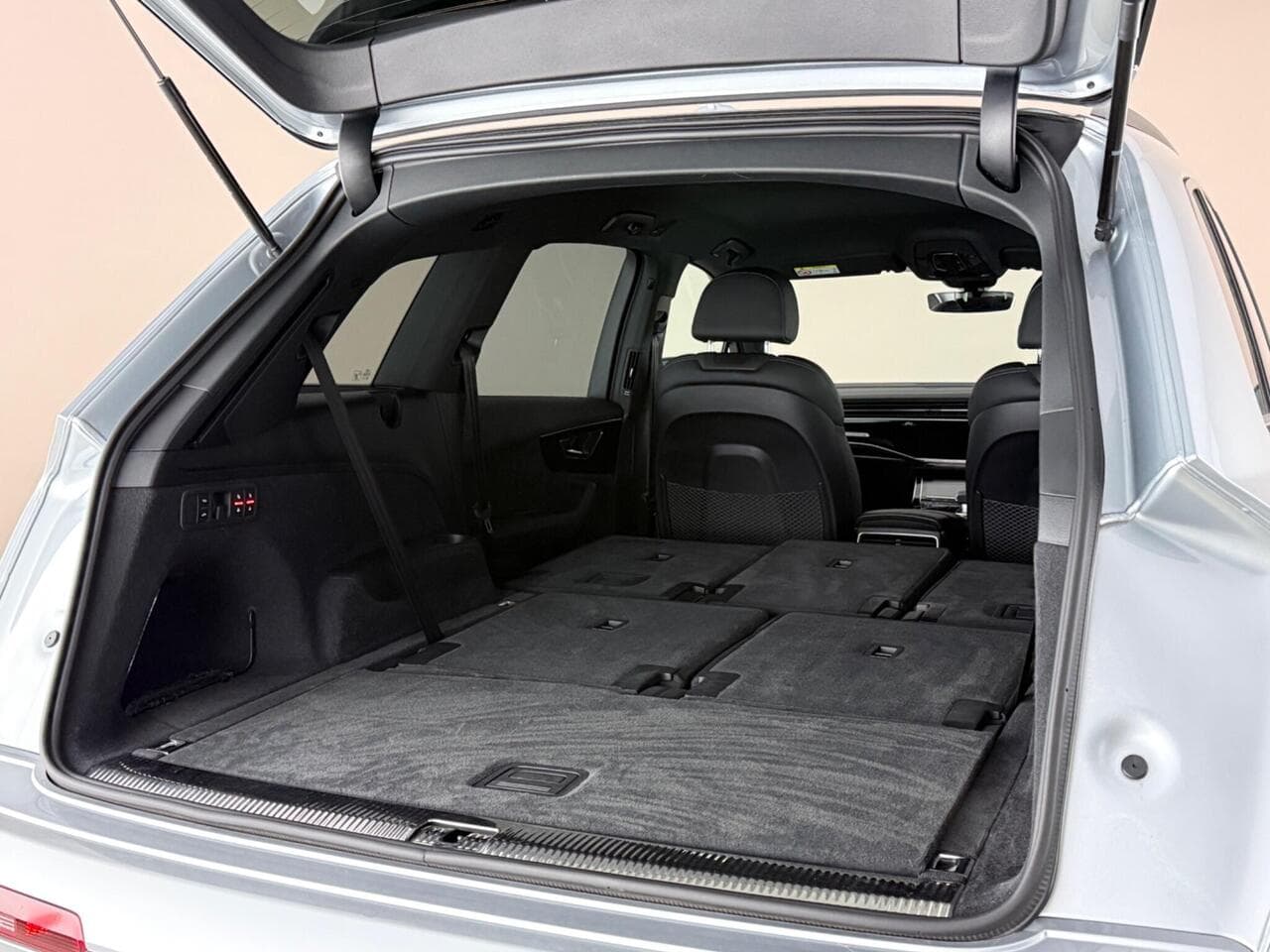 Audi Q7 thumbnail Boot