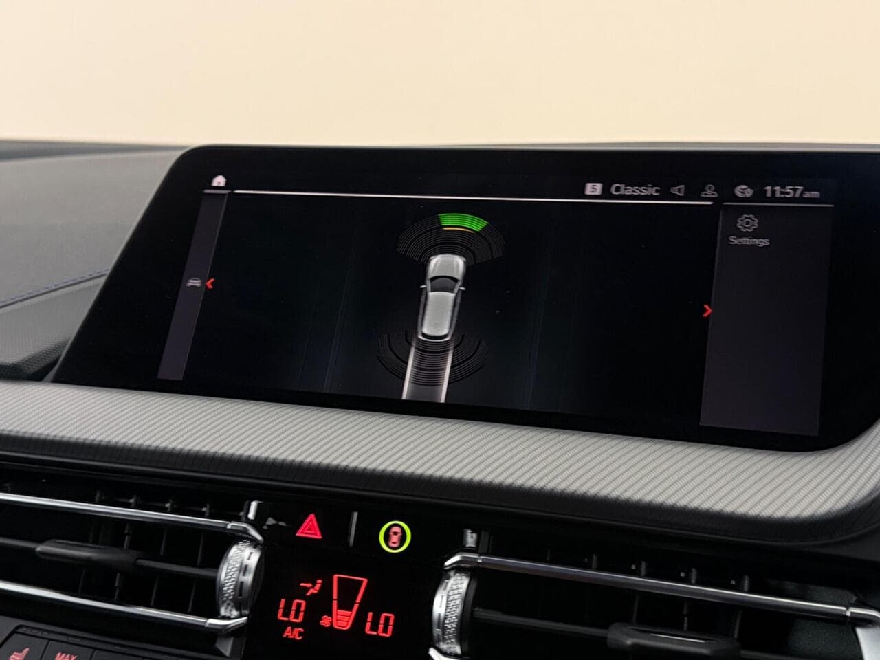 BMW 1 Series thumbnail Infotainment System