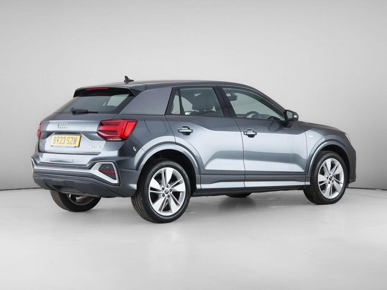 Audi Q2 thumbnail Rear Right