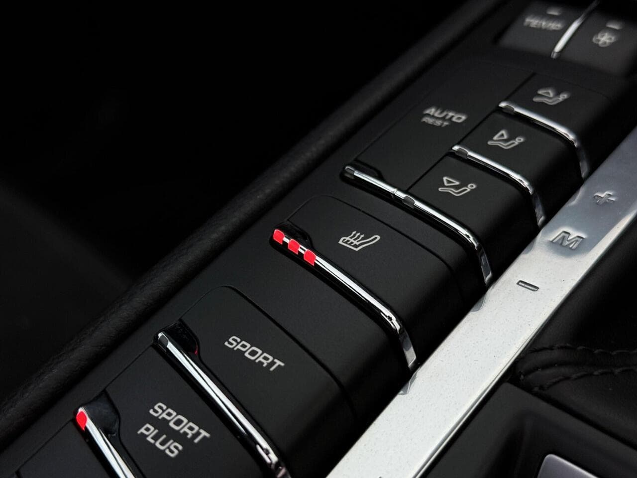 Porsche Macan thumbnail Misc Controls