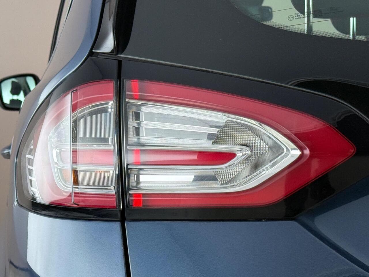 Ford Galaxy thumbnail Lights Rear
