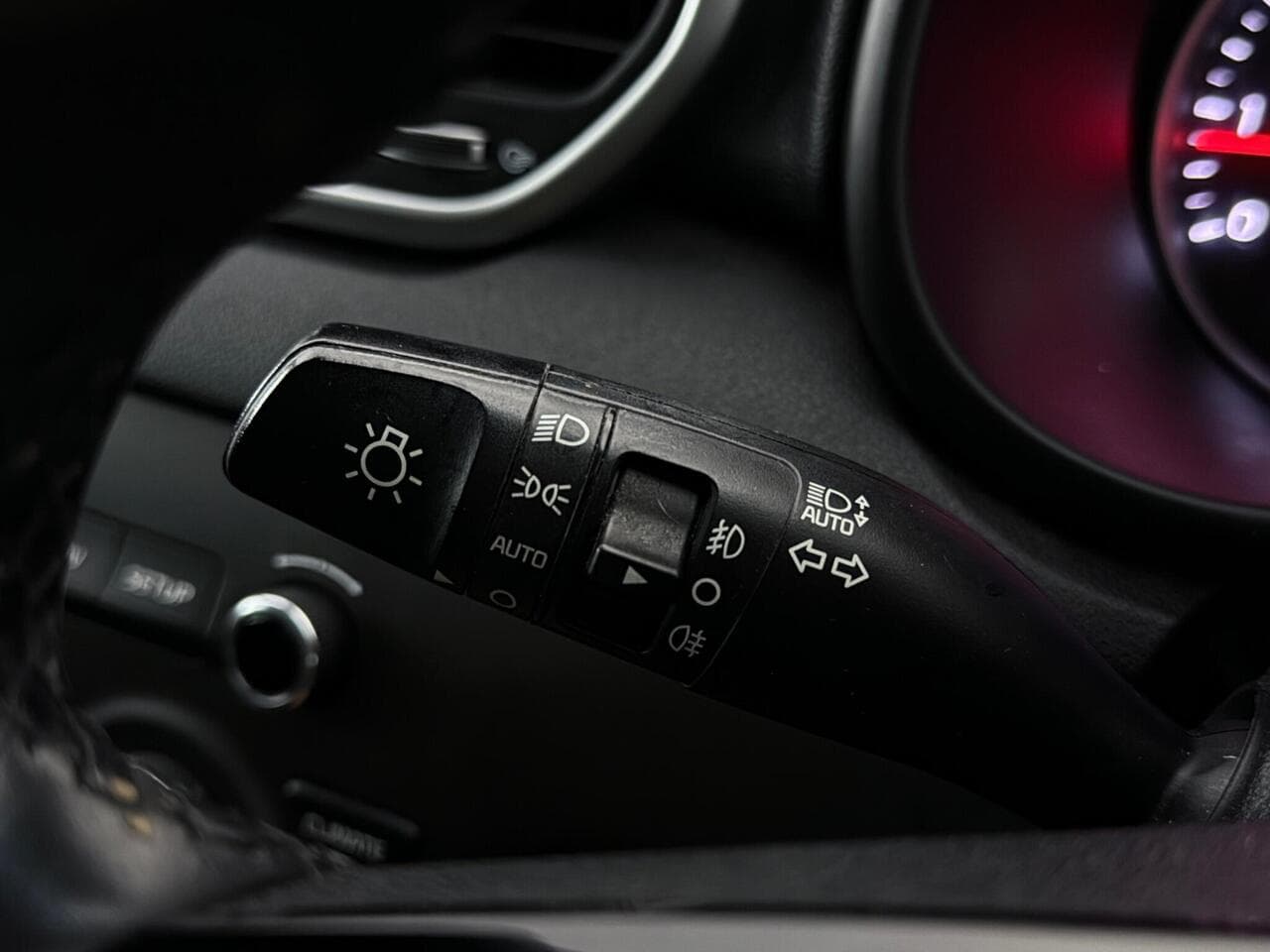 Kia Sportage thumbnail Misc Controls