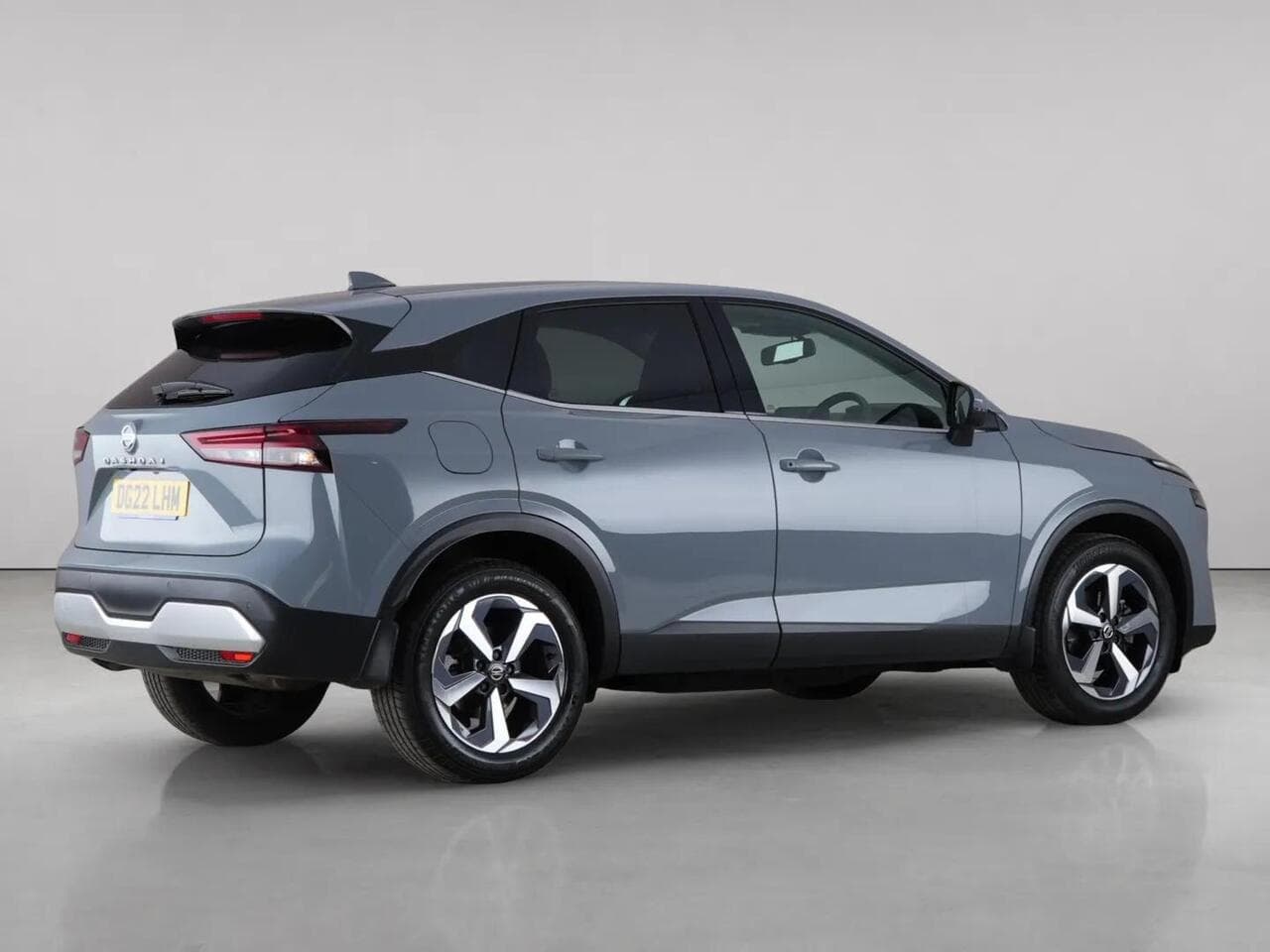 Nissan Qashqai thumbnail Side Right