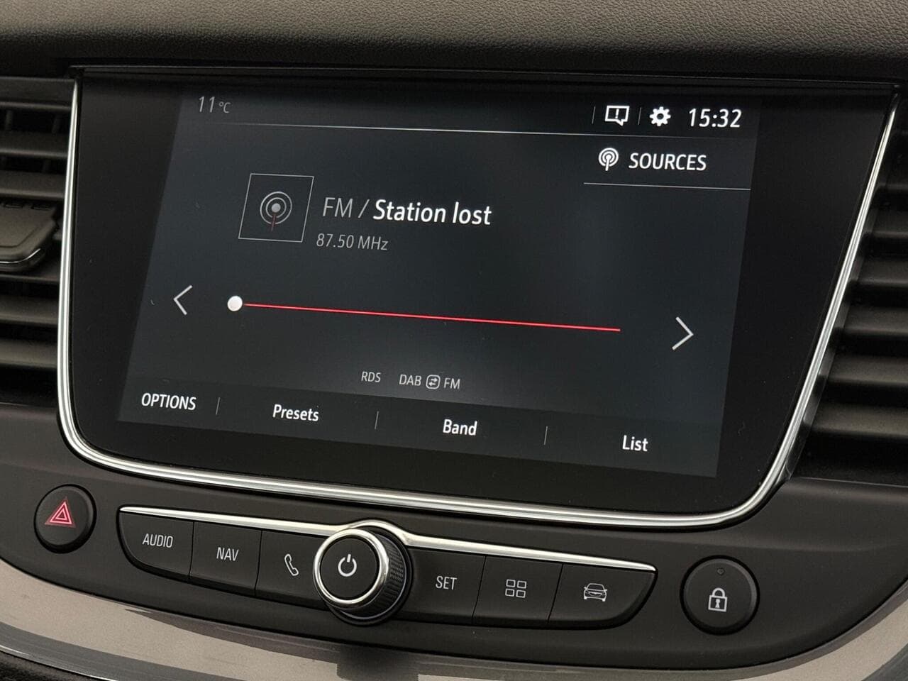 Vauxhall Grandland X thumbnail Infotainment System