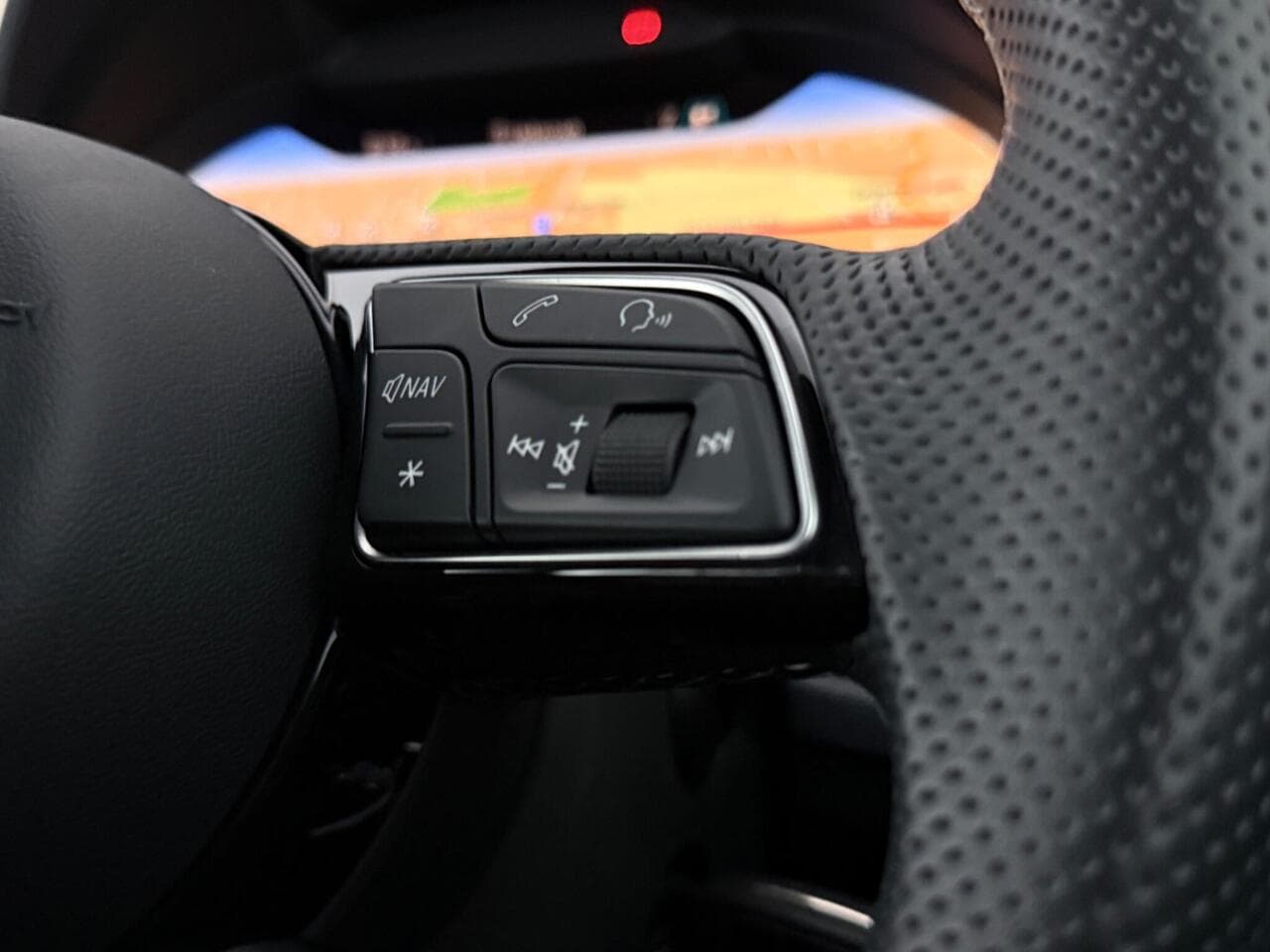 Audi Q2 thumbnail Misc Controls