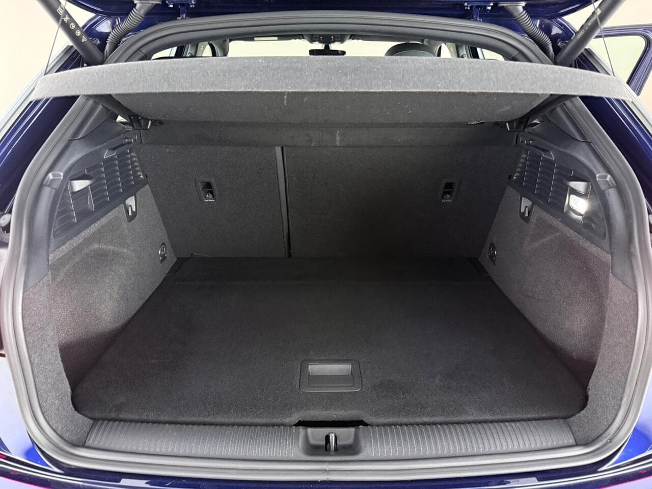 Audi Q2 thumbnail Boot