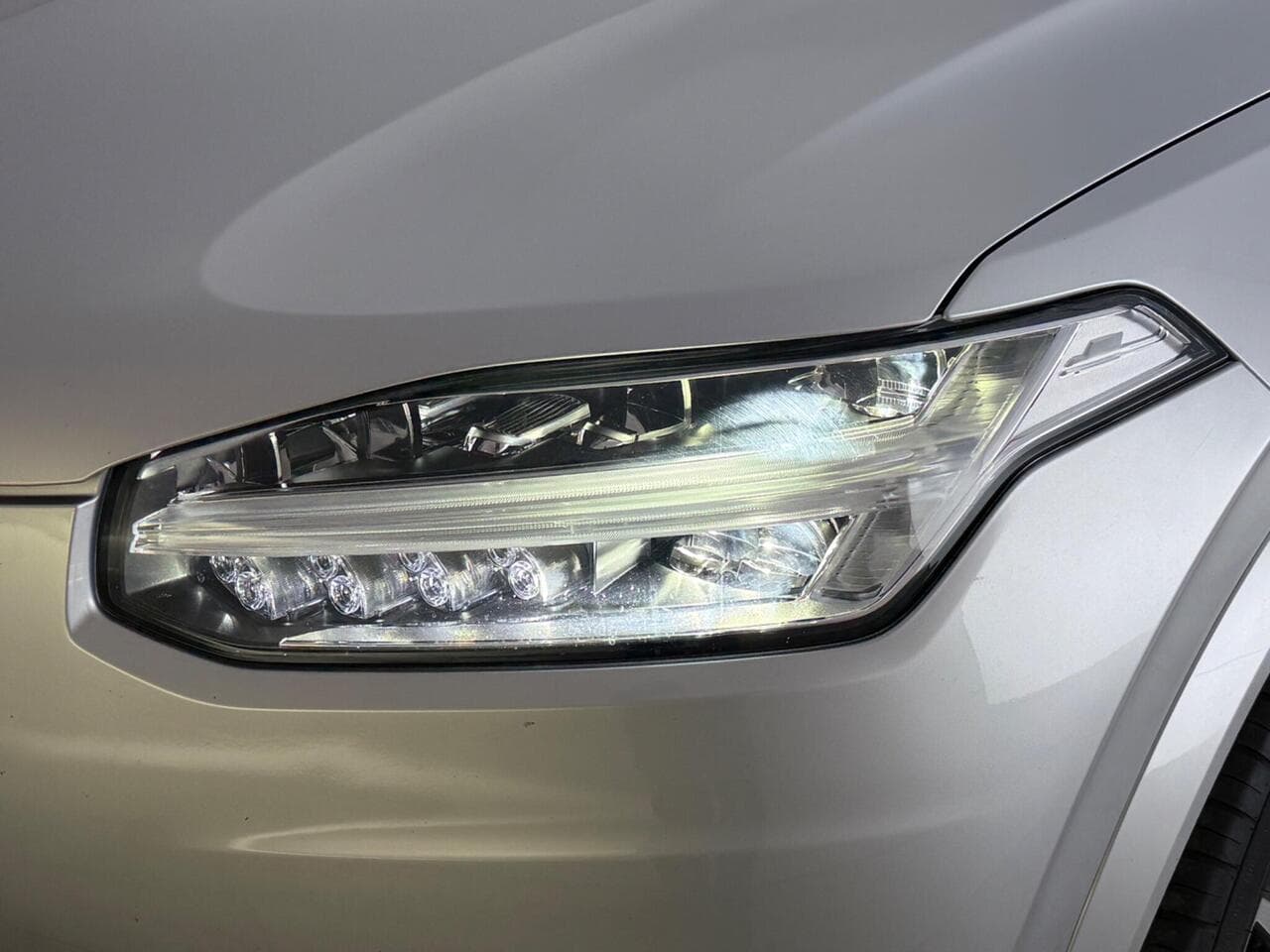 Volvo XC90 thumbnail Lights Front