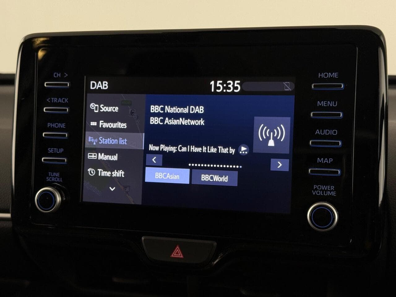 Toyota Yaris thumbnail Infotainment System