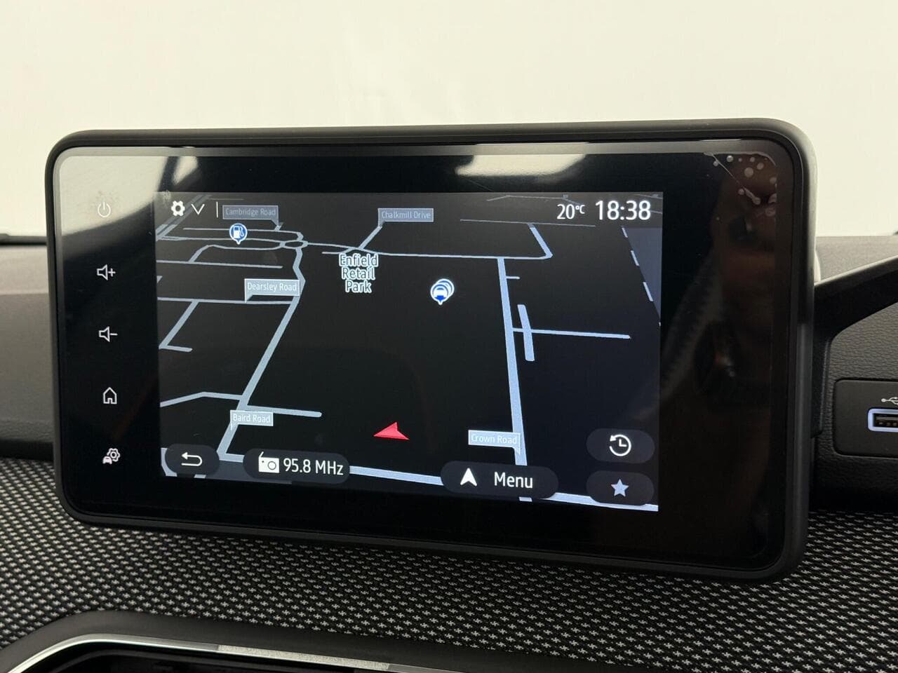 Dacia Sandero Stepway thumbnail Infotainment System