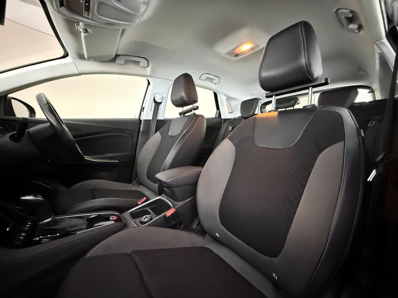 Vauxhall Grandland X thumbnail Seat Front Passenger