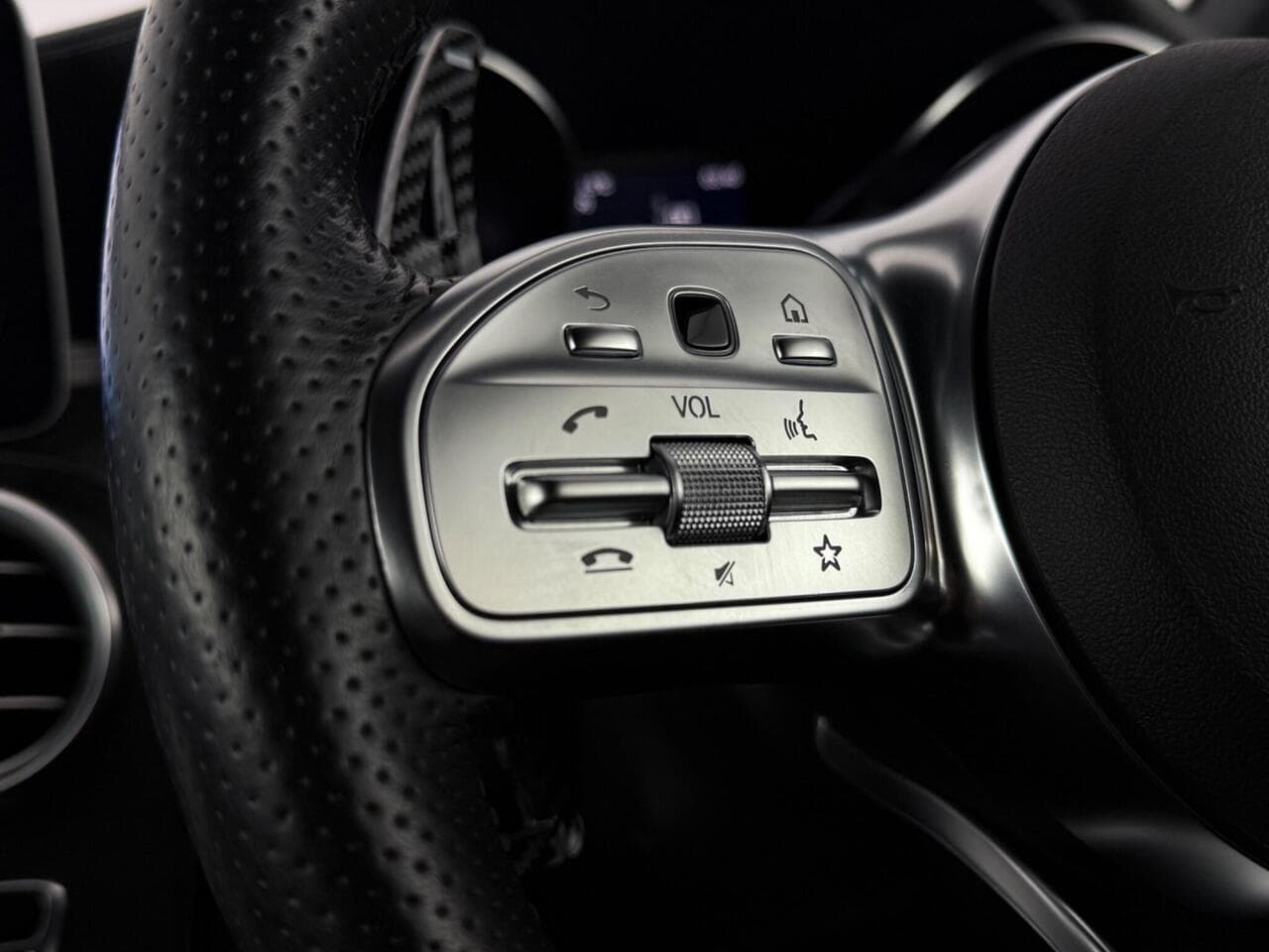 Mercedes-Benz C Class thumbnail Misc Controls