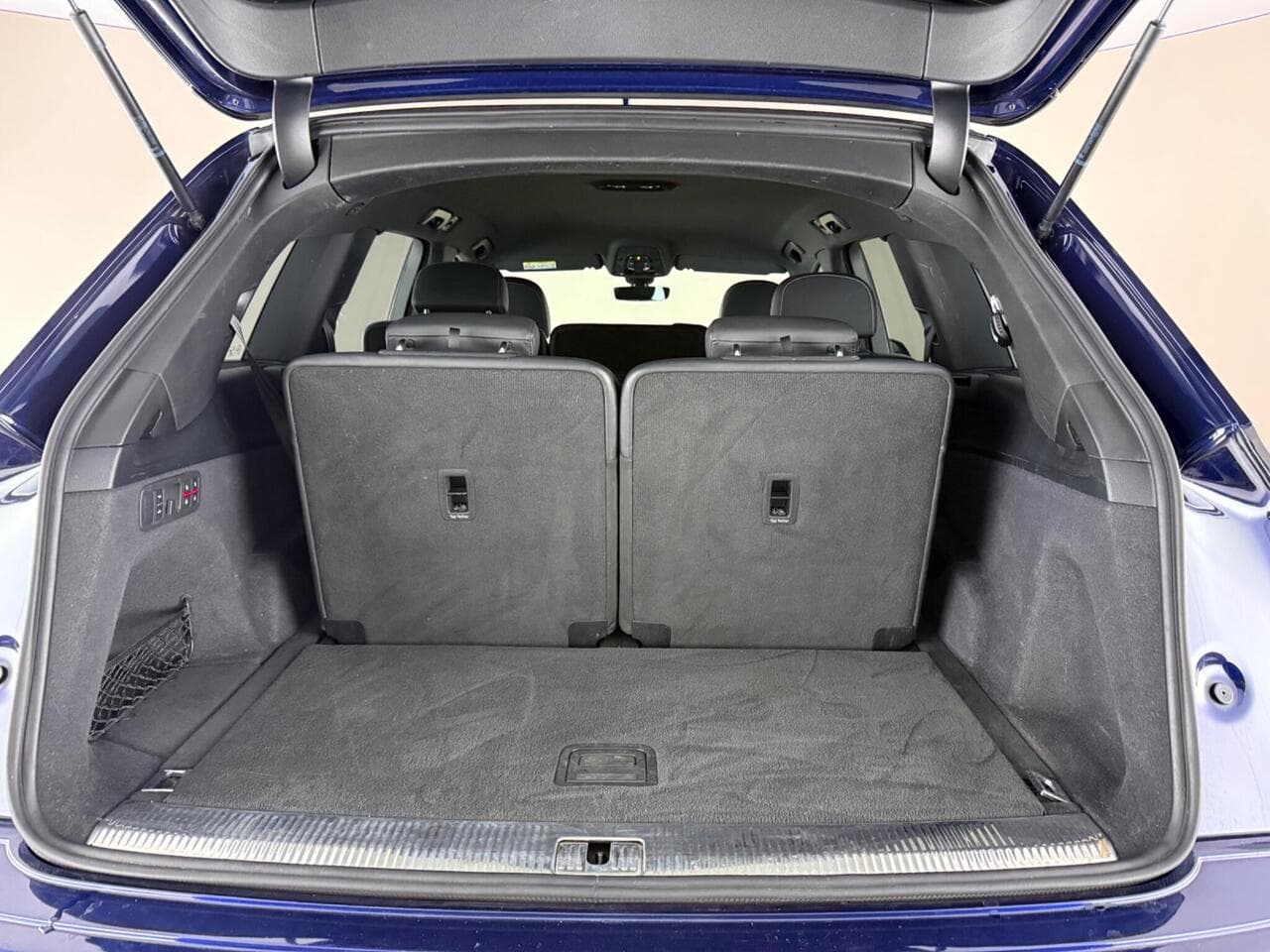 Audi Q7 thumbnail Boot