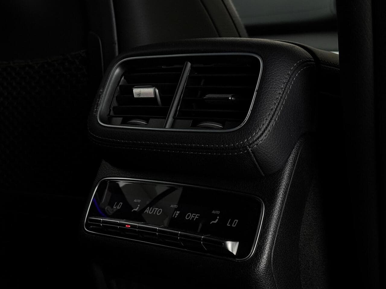 Mercedes-Benz GLE thumbnail Misc Controls