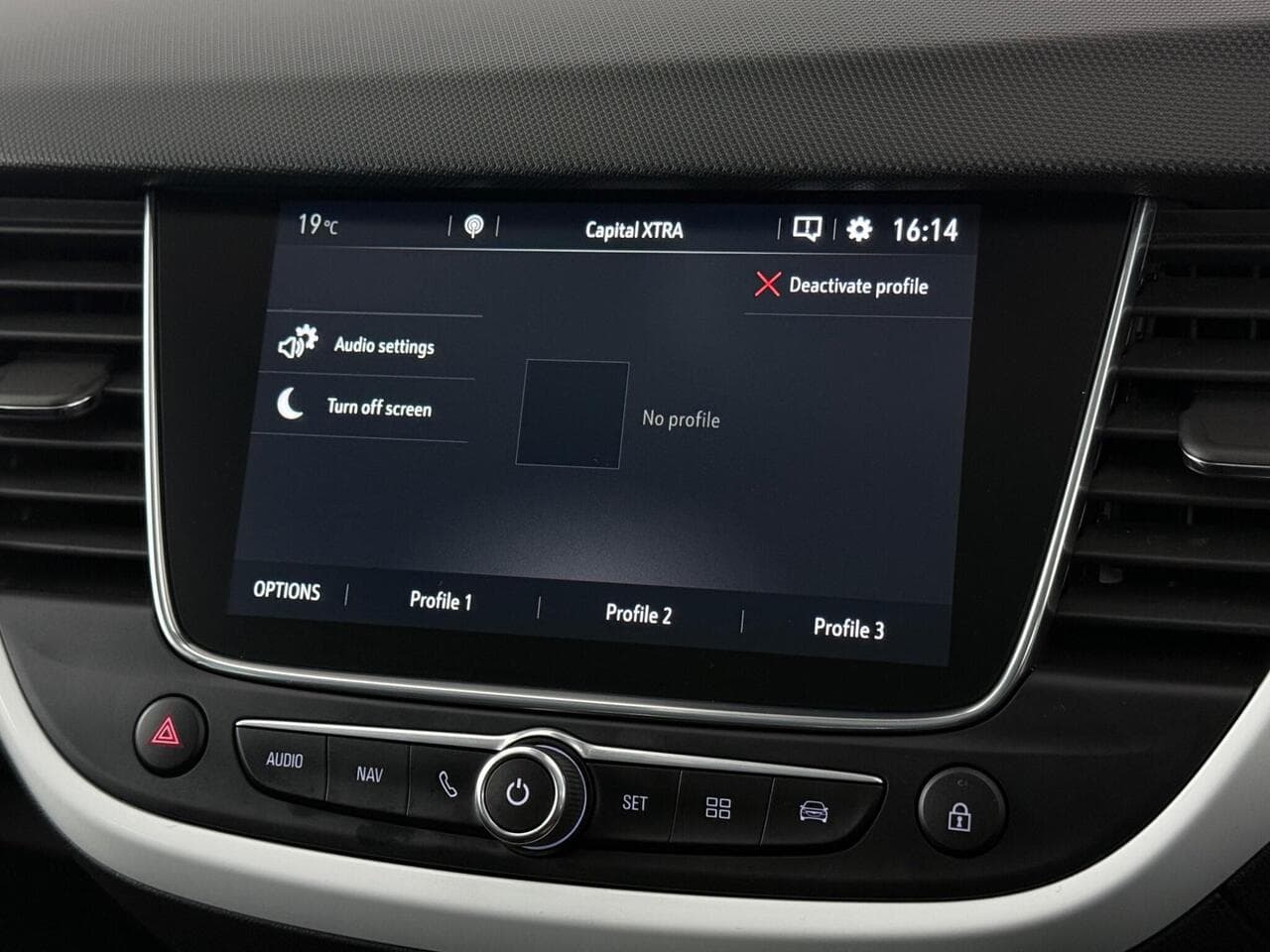 Vauxhall Crossland X thumbnail Infotainment System