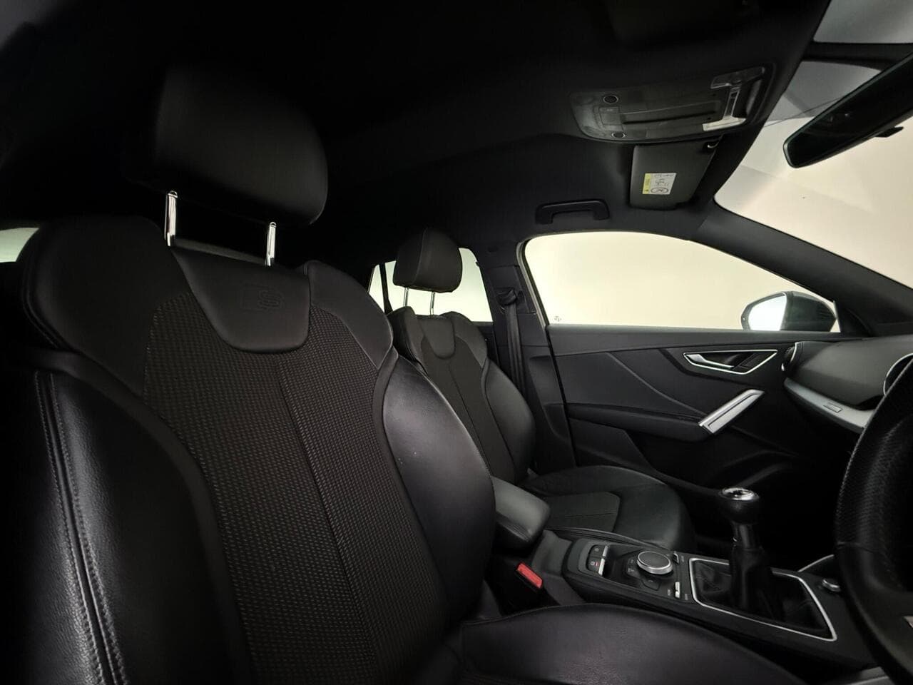 Audi Q2 thumbnail Seat Driver