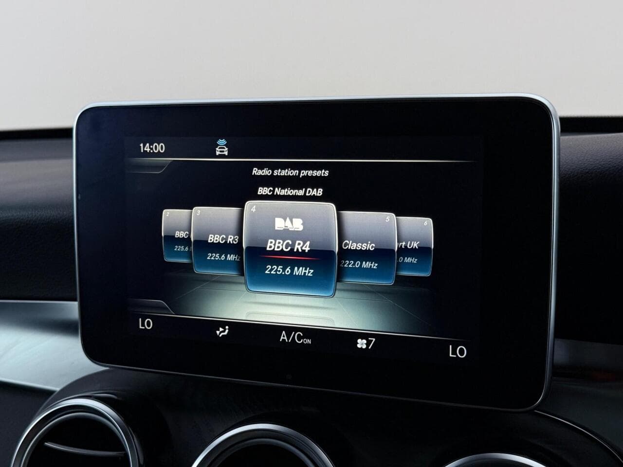 Mercedes-Benz GLC thumbnail Infotainment System
