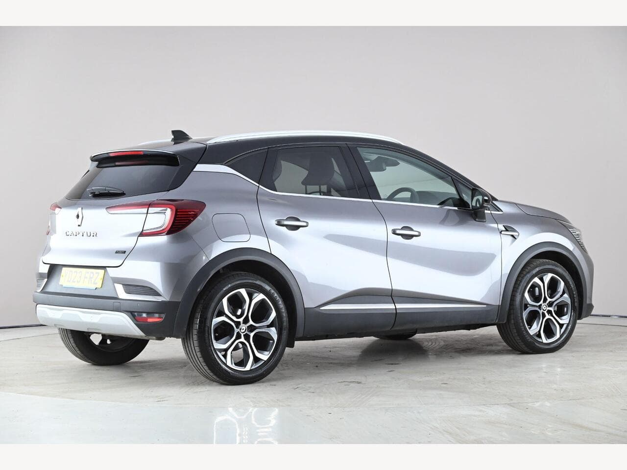 Renault Captur thumbnail Rear Right