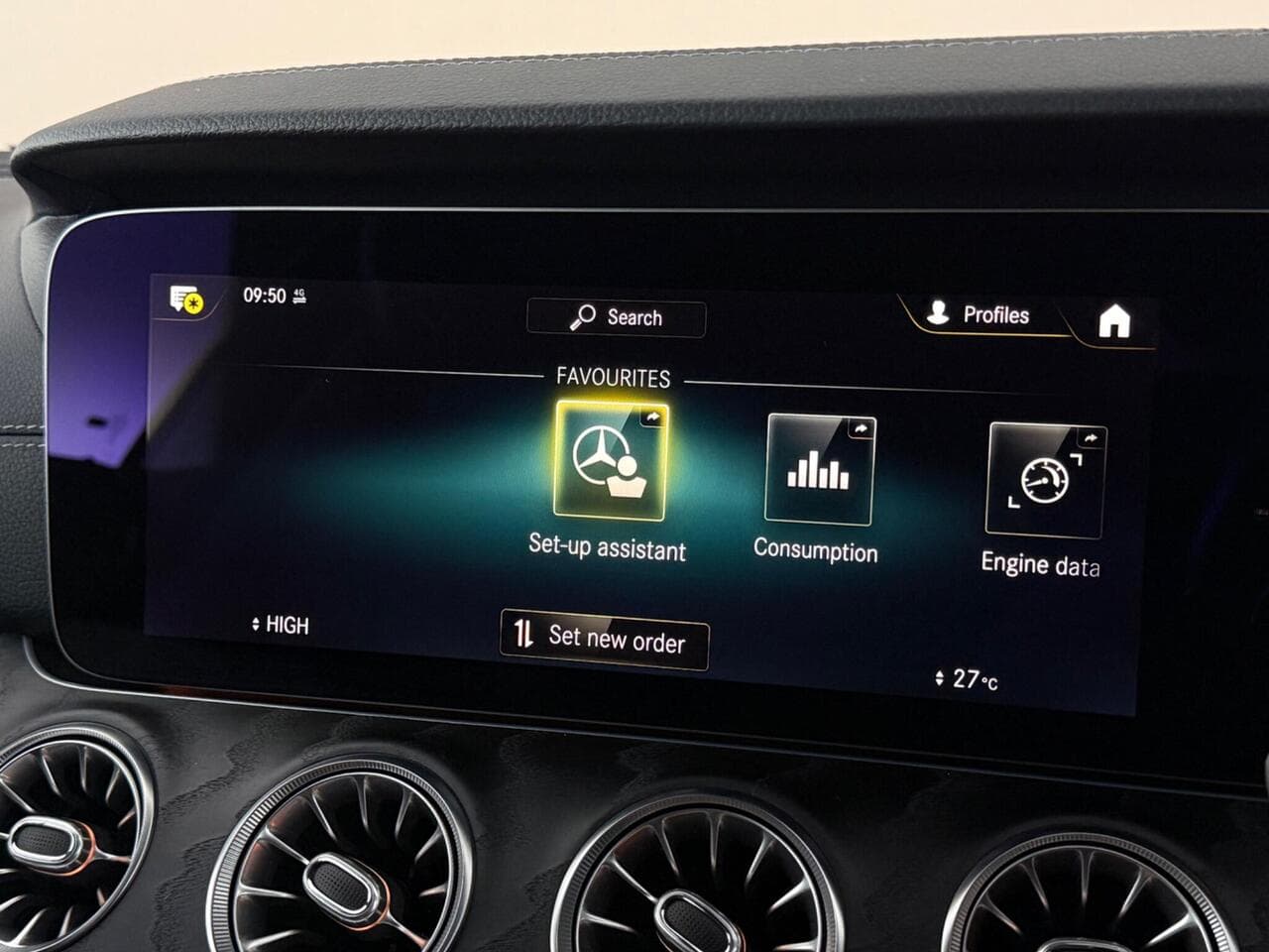 Mercedes-Benz E Class thumbnail Infotainment System