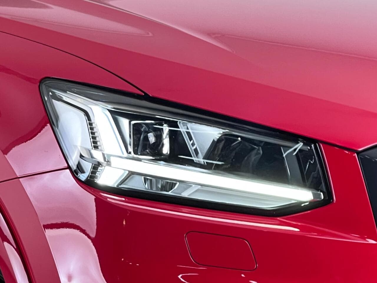 Audi Q2 thumbnail Lights Front