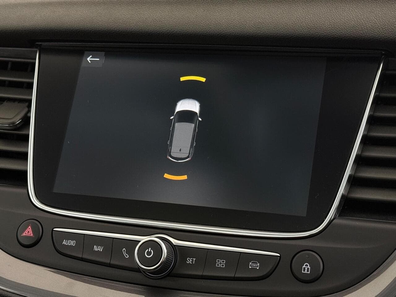 Vauxhall Grandland X thumbnail Infotainment System
