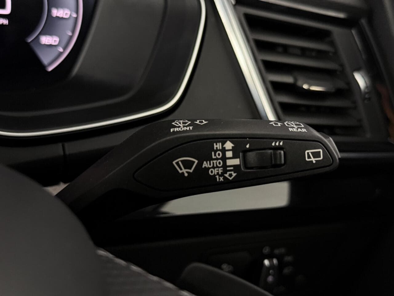 Audi Q5 thumbnail Misc Controls