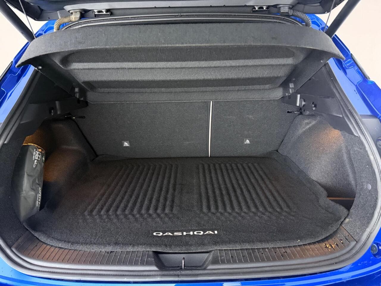 Nissan Qashqai thumbnail Boot