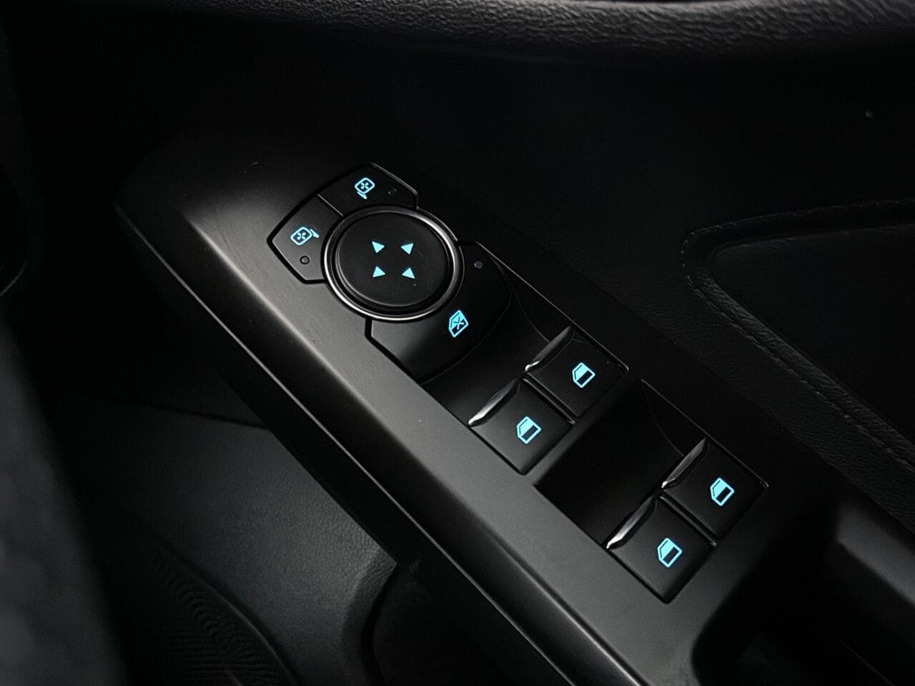 Ford Focus thumbnail Misc Controls