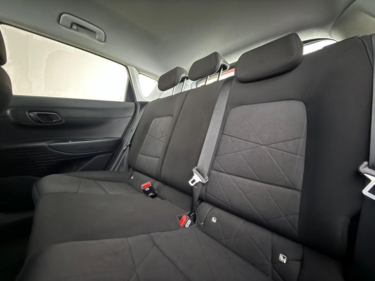 Hyundai BAYON thumbnail Seats Rear