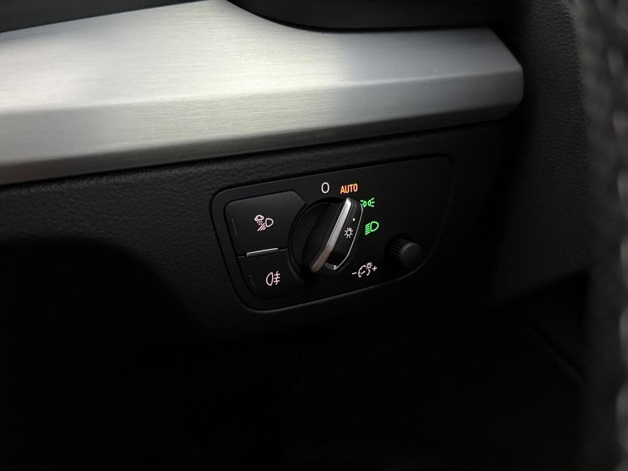 Audi Q5 thumbnail Misc Controls