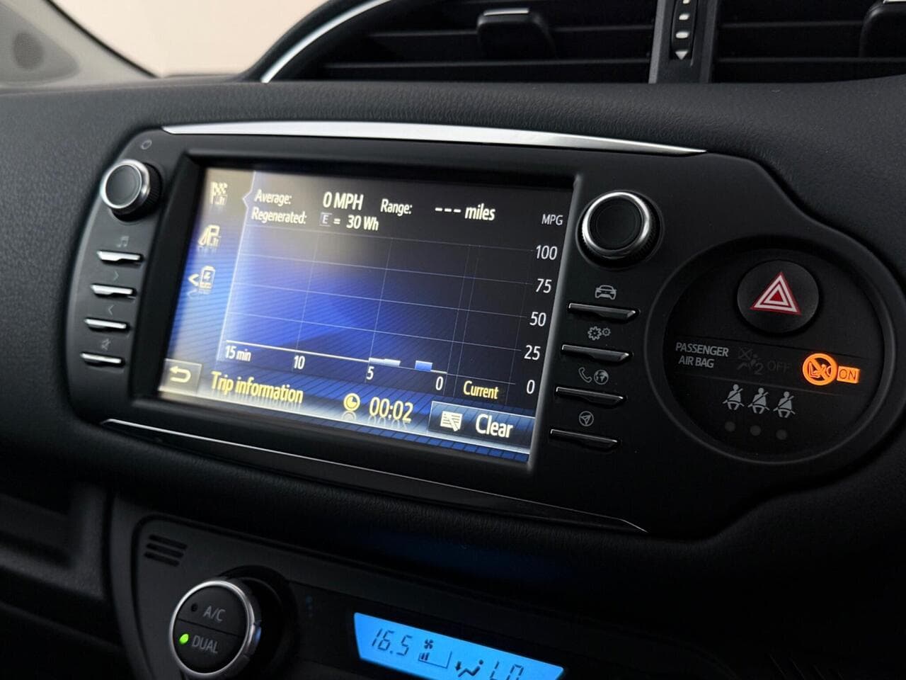 Toyota Yaris thumbnail Infotainment System