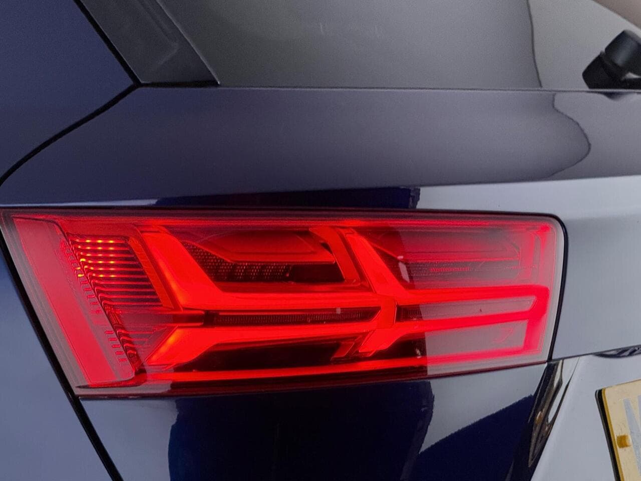 Audi Q7 thumbnail Lights Rear
