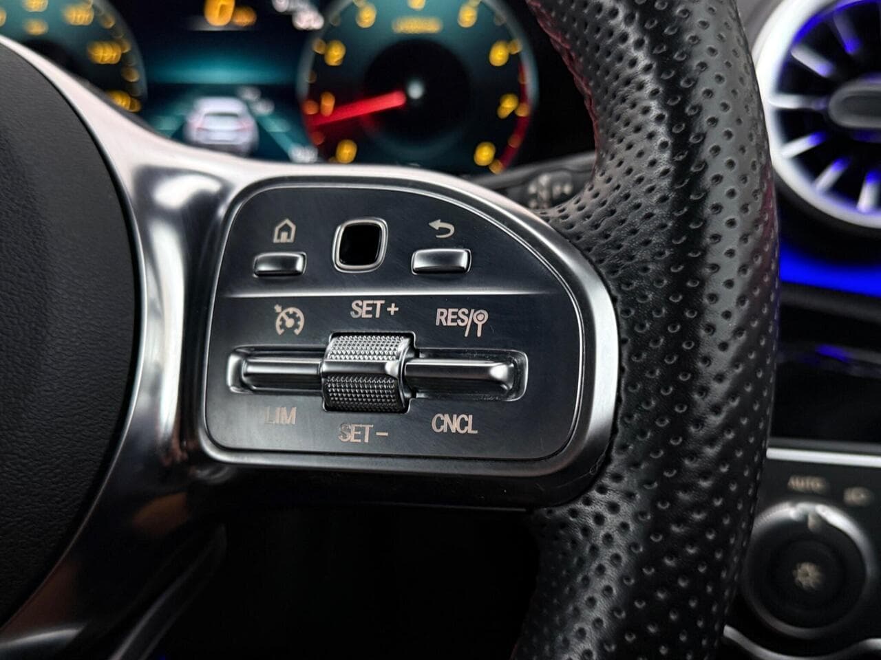 Mercedes-Benz A Class thumbnail Misc Controls