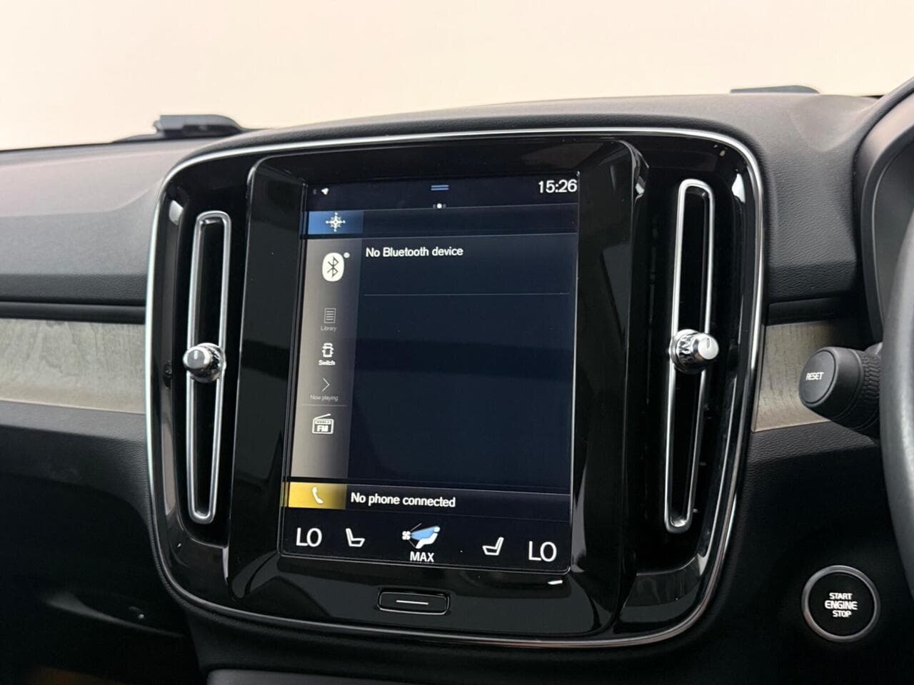 Volvo XC40 thumbnail Infotainment System