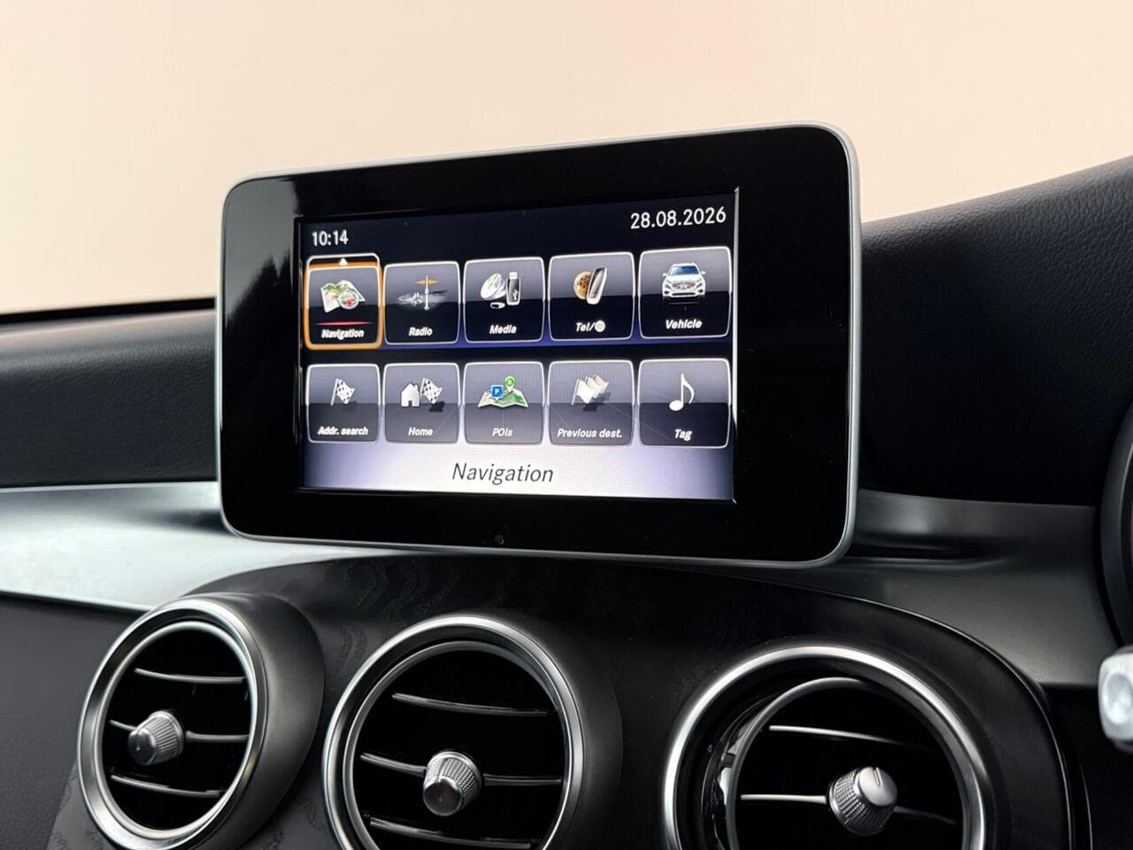 Mercedes-Benz GLC thumbnail Infotainment System