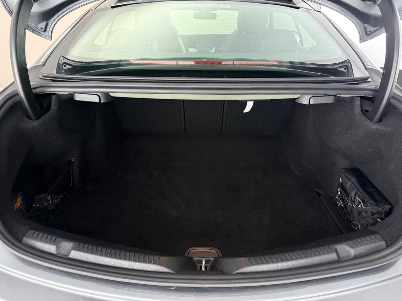 Mercedes-Benz E Class thumbnail Boot