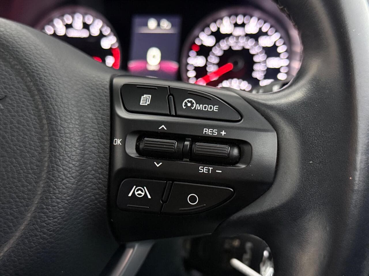 Kia Stonic thumbnail Misc Controls