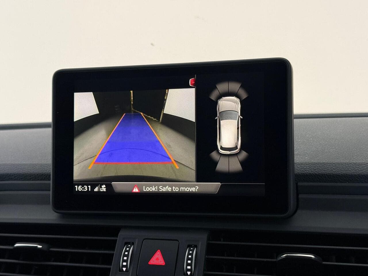 Audi Q5 thumbnail Infotainment System