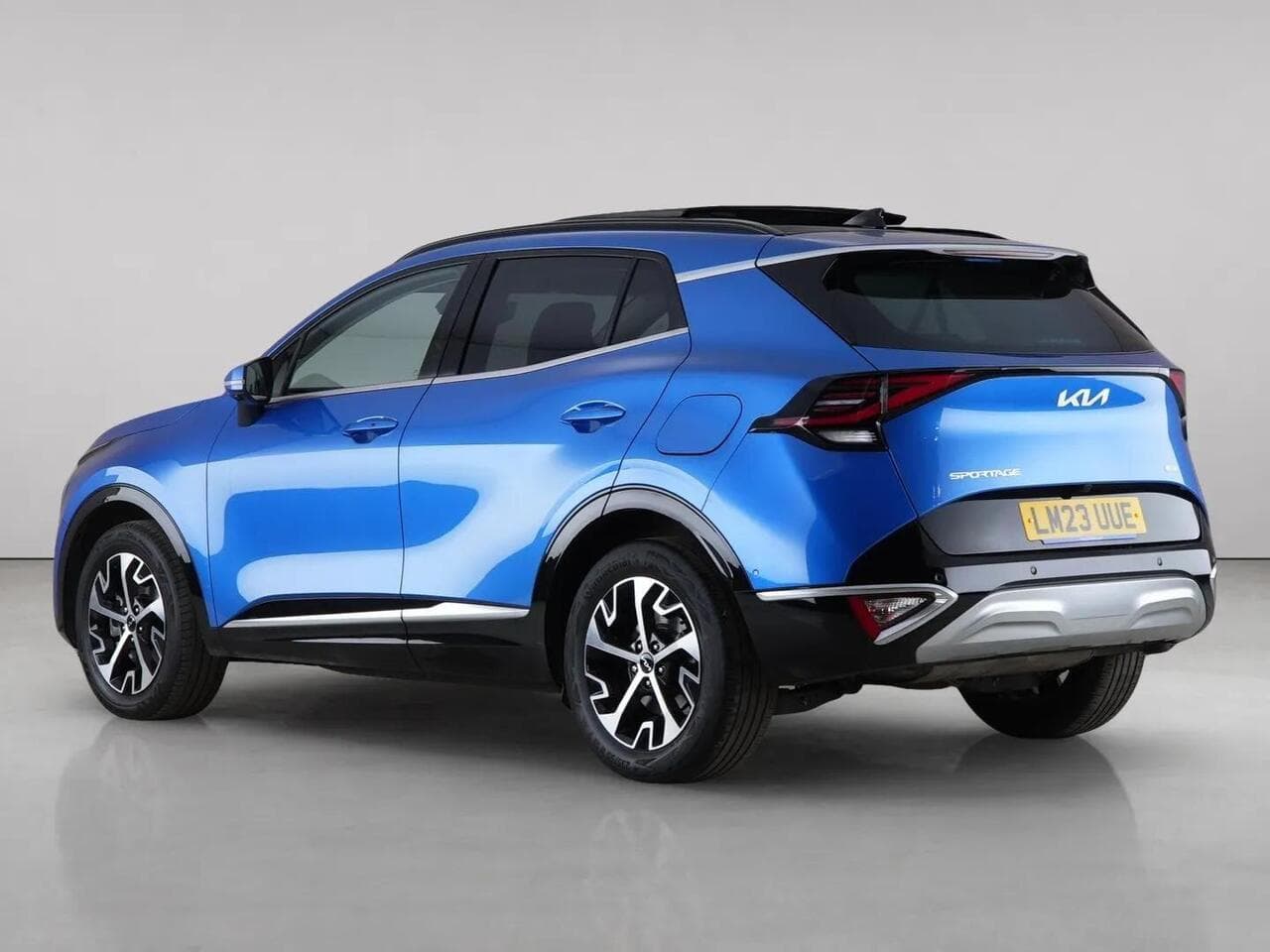 Kia Sportage thumbnail Rear Left