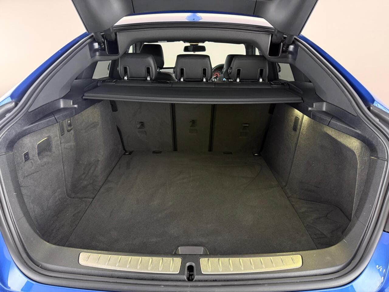 BMW 3 Series Gran Turismo thumbnail Boot