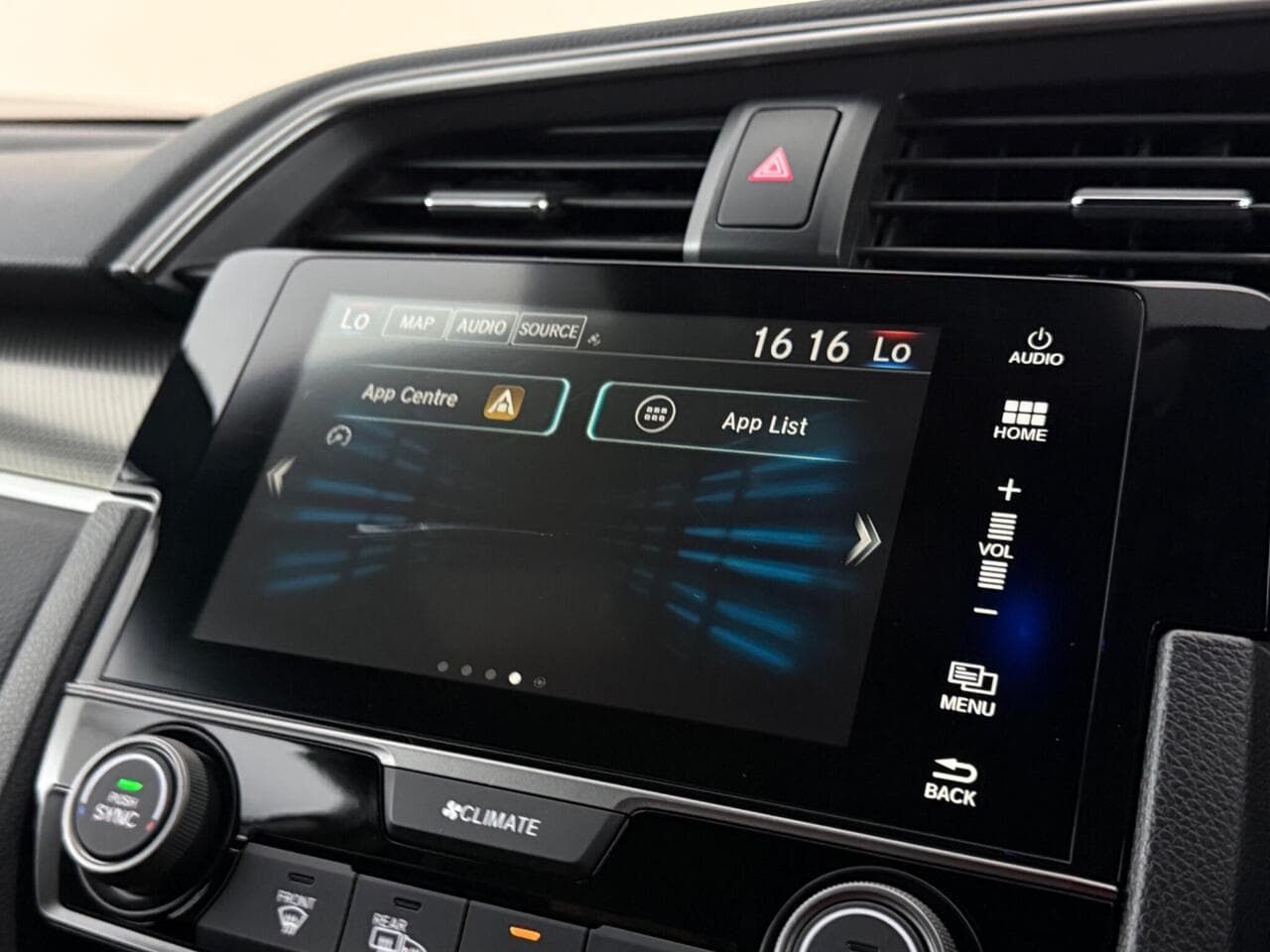 Honda Civic thumbnail Infotainment System