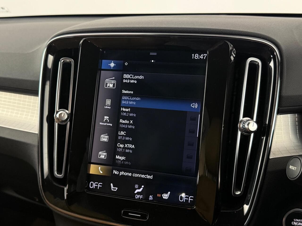 Volvo XC40 thumbnail Infotainment System