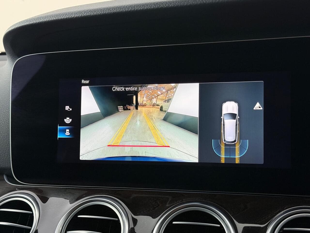 Mercedes-Benz E Class thumbnail Infotainment System