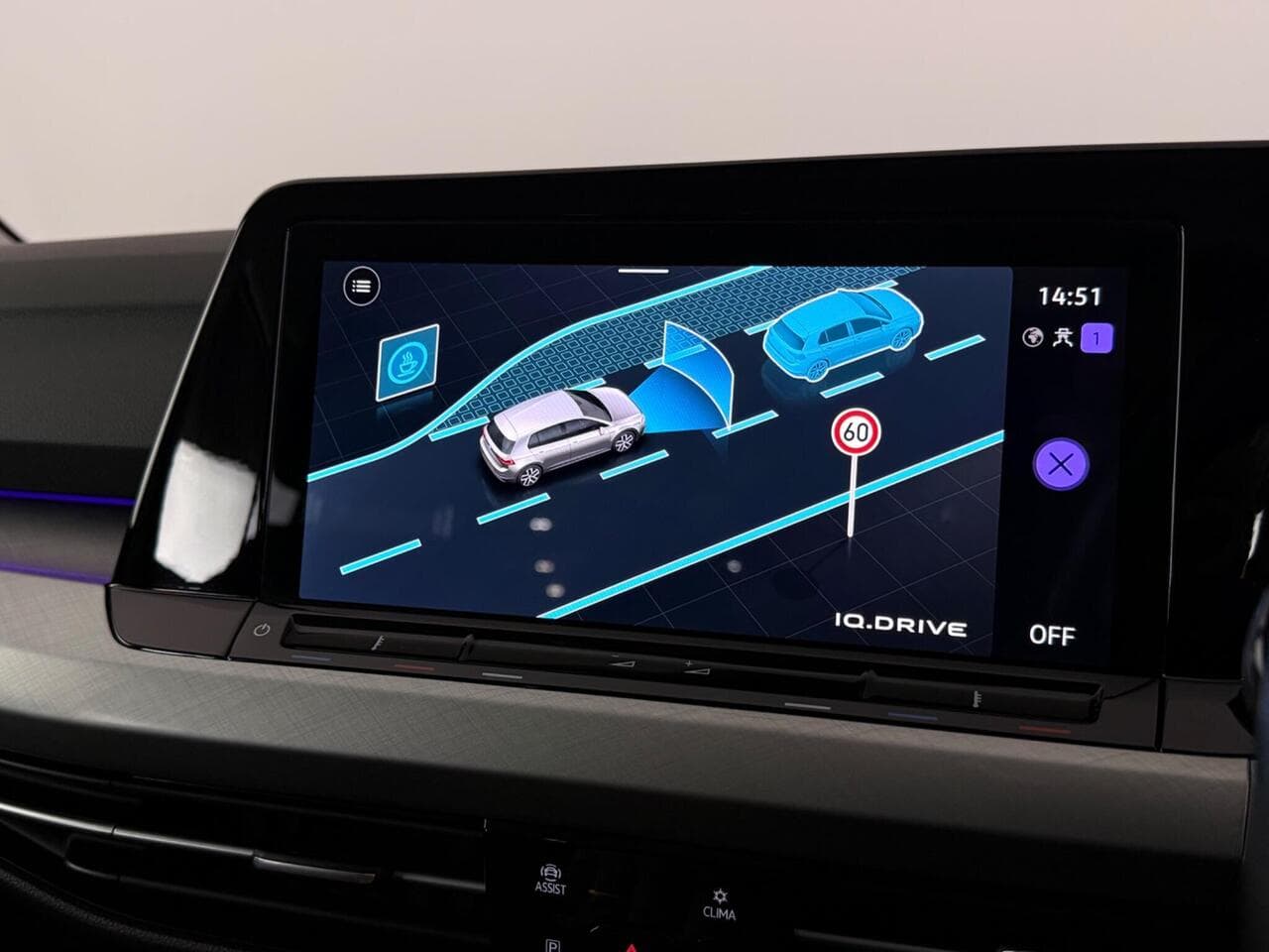 Volkswagen Golf thumbnail Infotainment System