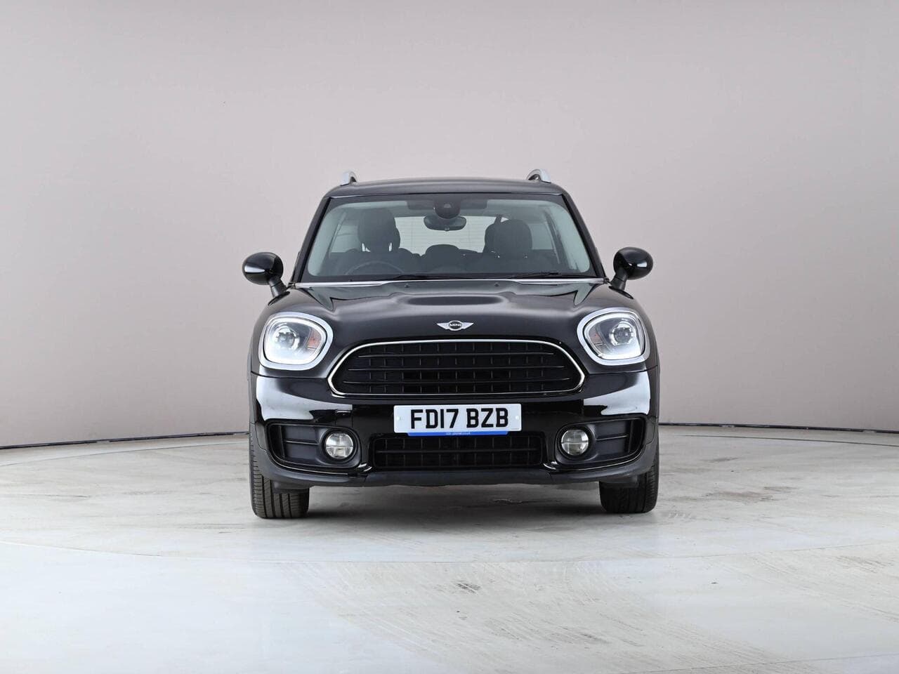 MINI Countryman thumbnail Front