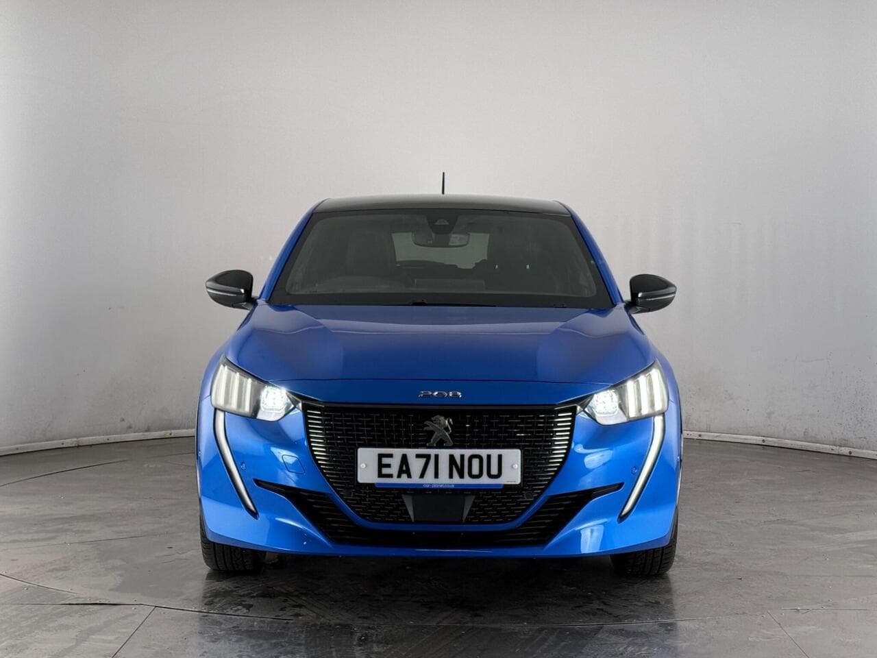 Peugeot 208 thumbnail Front