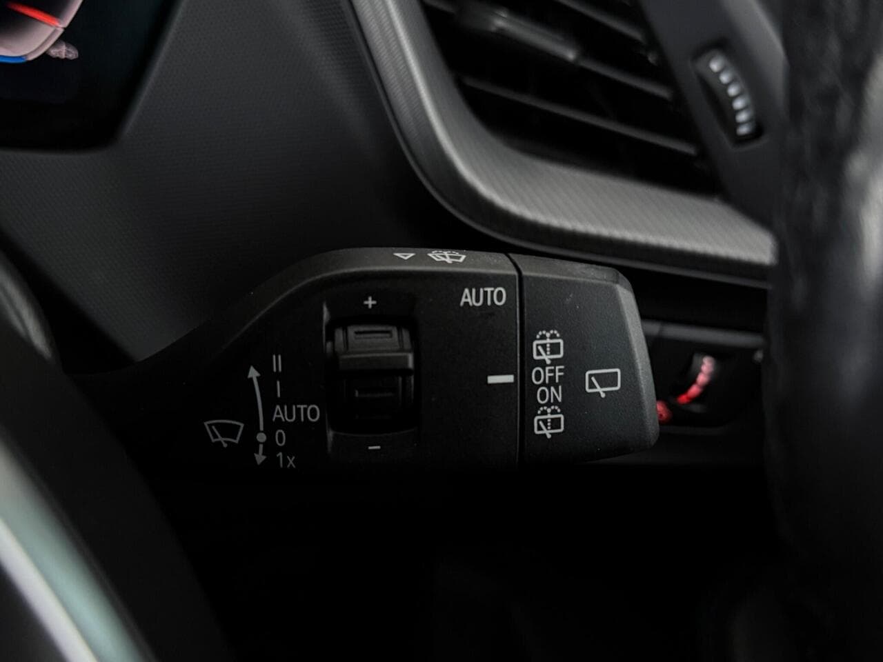 BMW 1 Series thumbnail Misc Controls