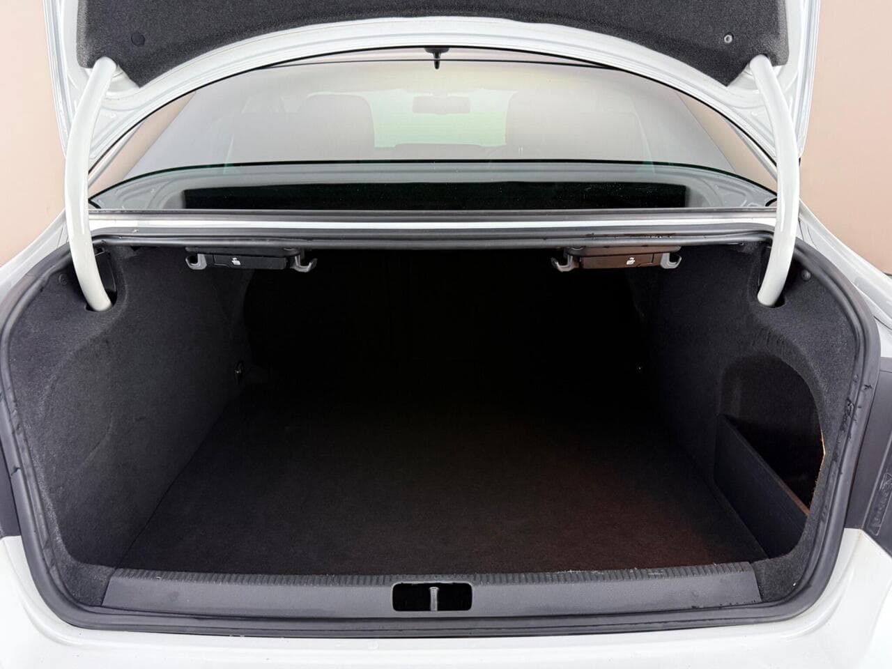 Volkswagen CC thumbnail Boot