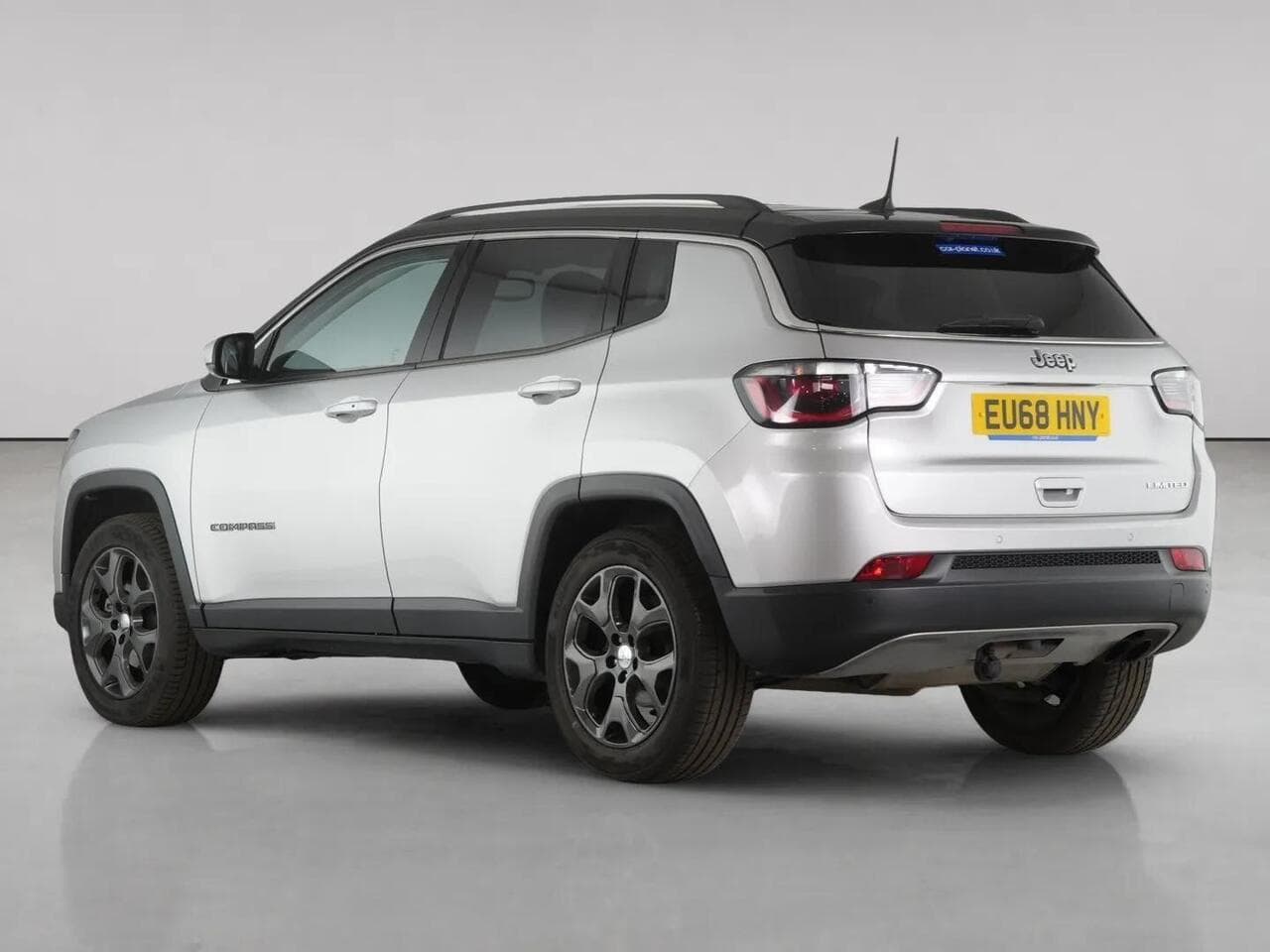 Jeep Compass thumbnail Rear Left